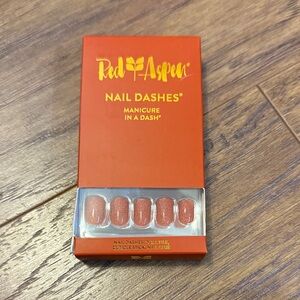 Red Aspen Nail Dashes